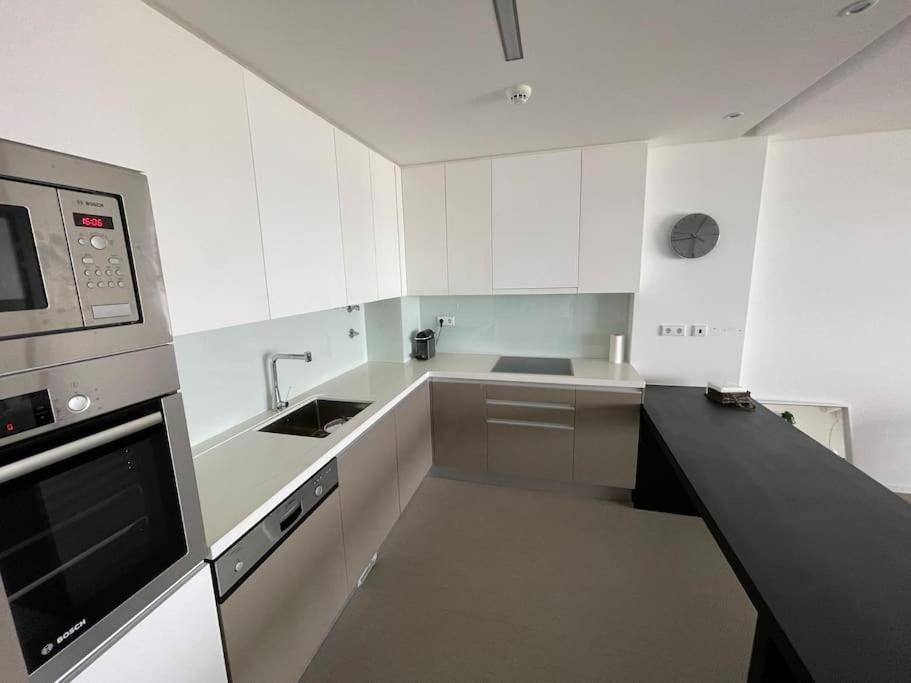 Stylish 1 Bedroom - Amazing Views Appartement